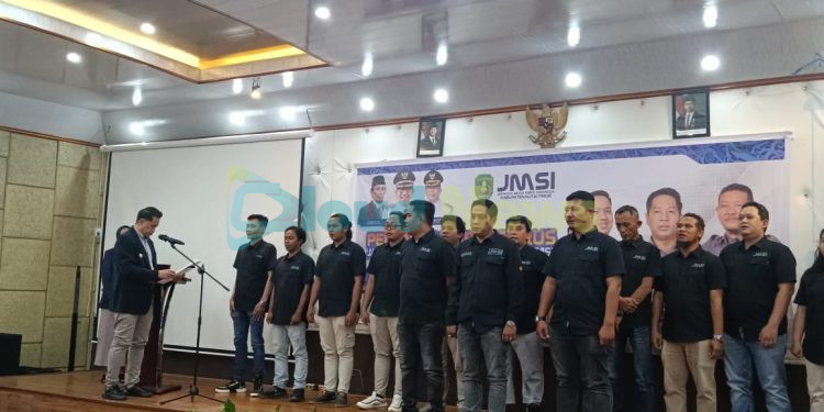 Prosesi pelantikan JMSI Kutim