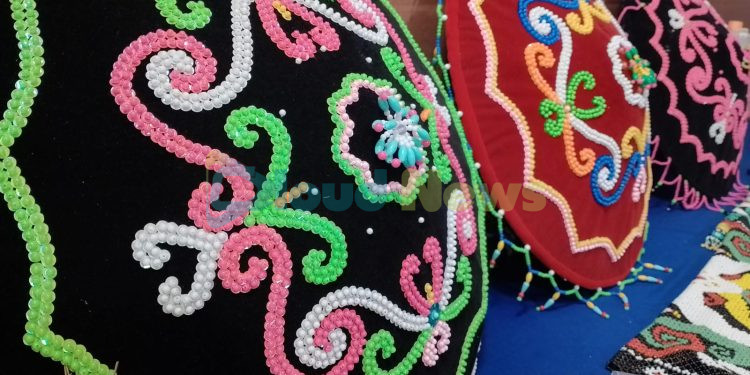 Topi Khas Dayak Kayan dari Long Melah Diminati Kolektor